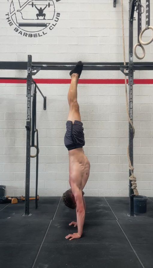 Félix en handstand